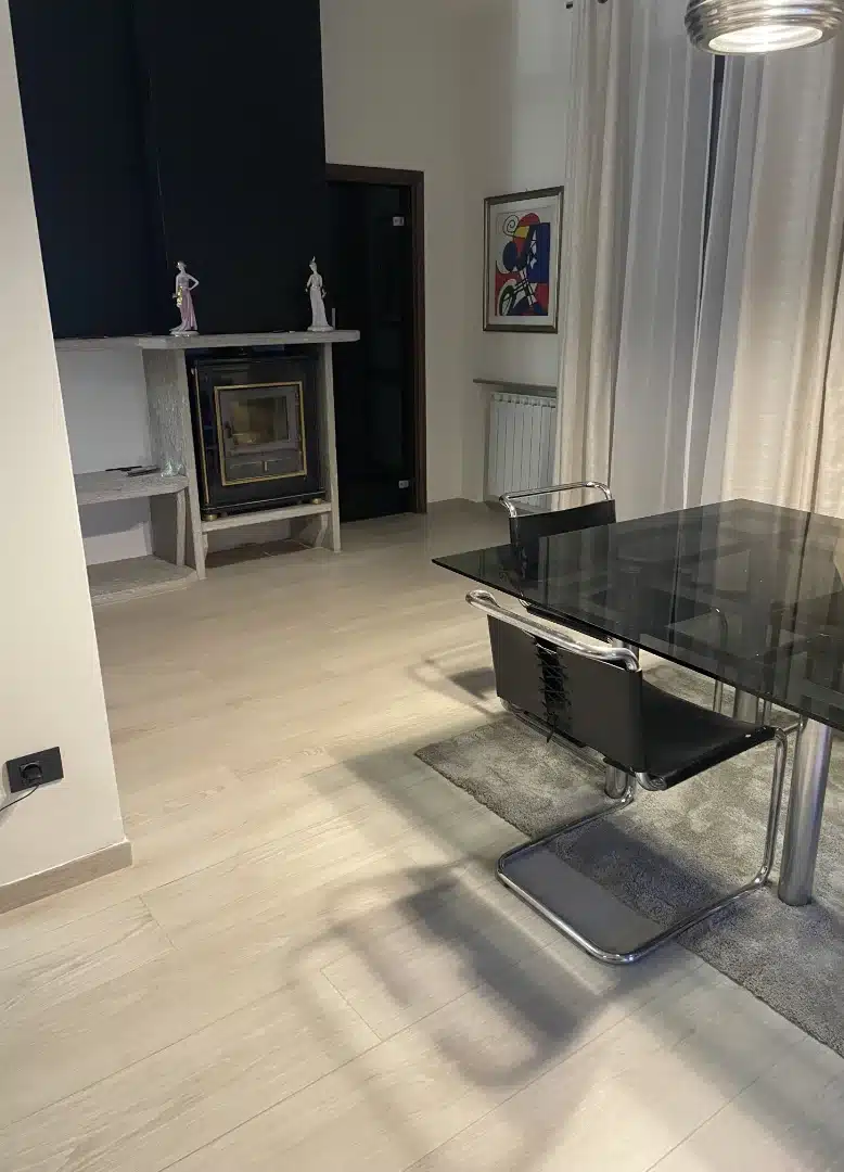 Pavimento in legno chiaro per zona giorno