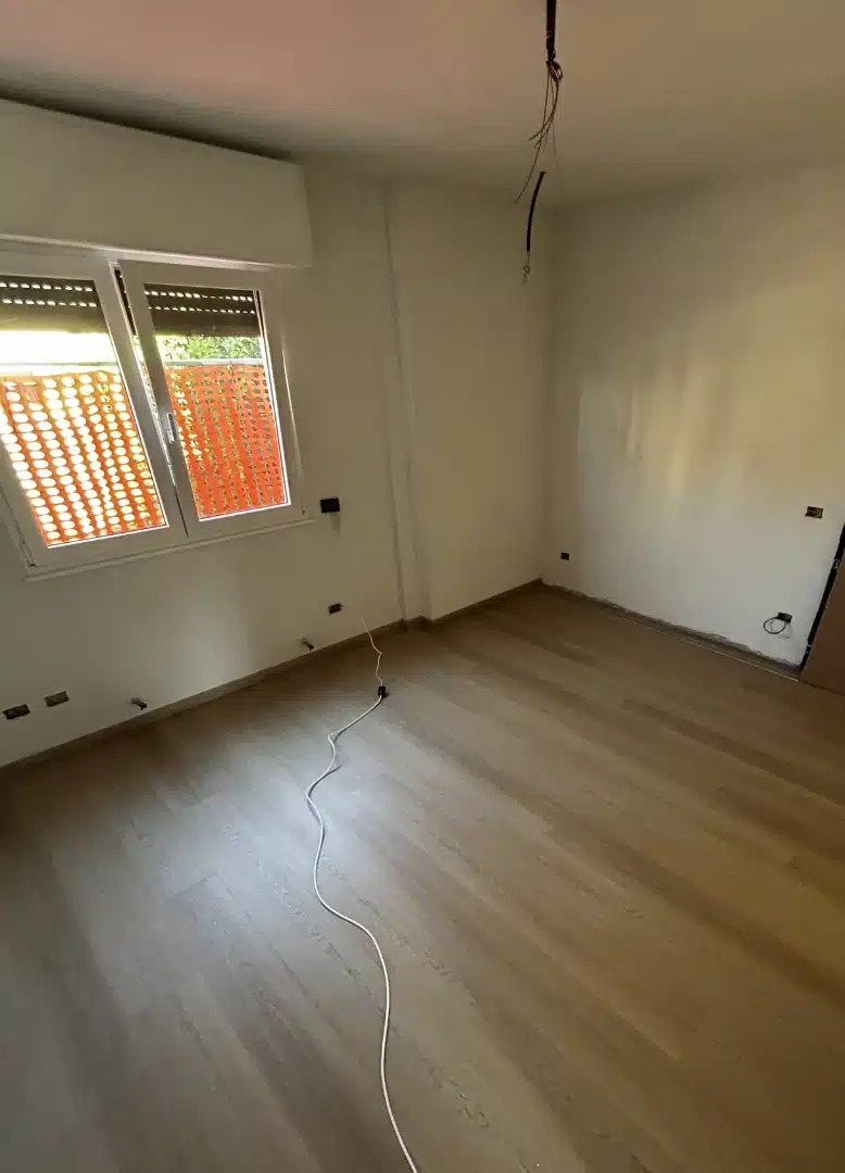 Pavimentazione stanza con parquet