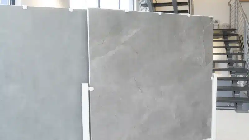 pavimento-moderno-per-cucina-in-gres-grigio-varese