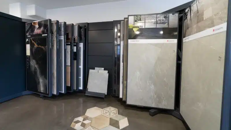 selezione-di-laminati-in-vendita-nel-negozio-dpm-ceramiche-como